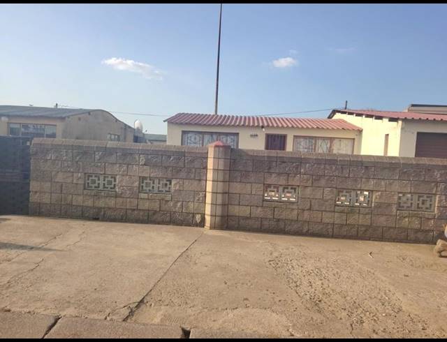 2 BEDROOM HOUSE FOR SALE IN TSAKANE